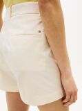 Bej Pantaloni Scurti Cu Nasturi Aurii In Relief  Femei