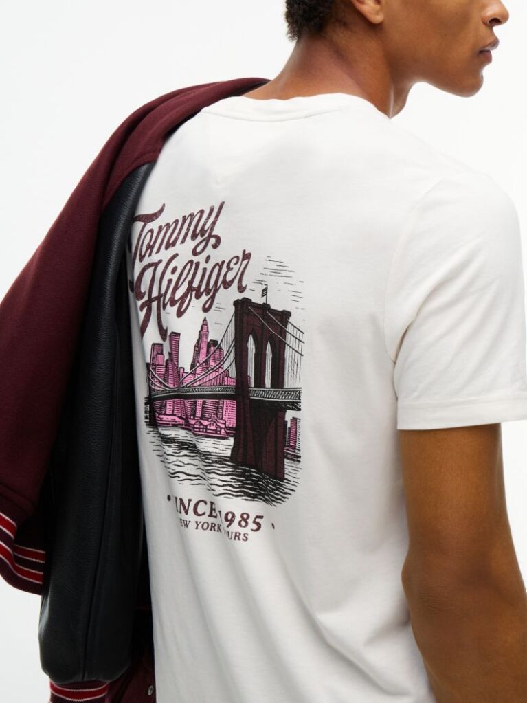 Bej T-Shirt Cu Imprimeu Pe Spate Si Guler Crew  Barbati