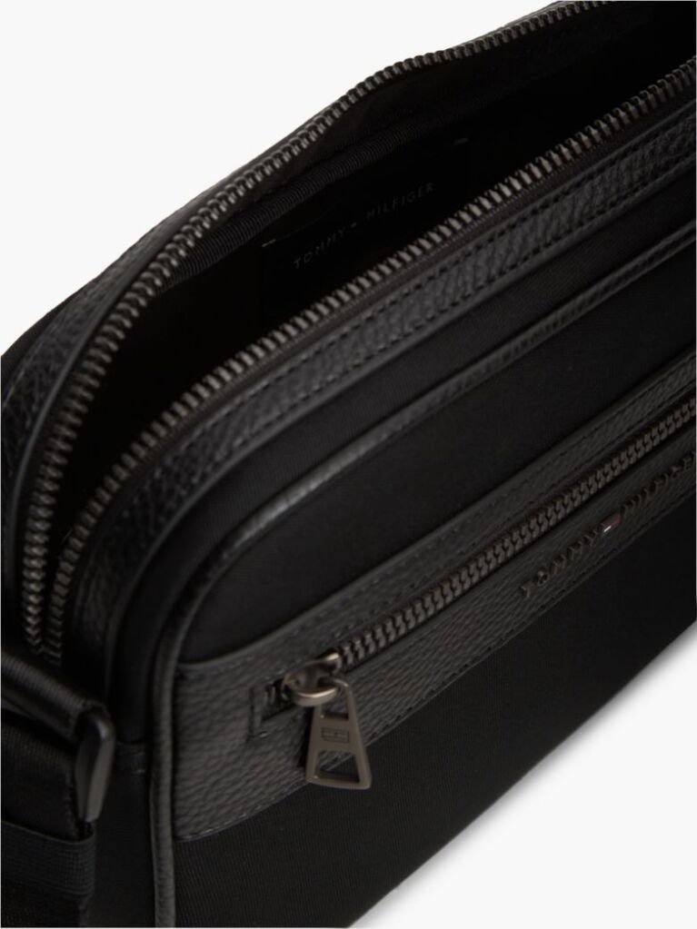 Negru Geanta Reporter Crossbody Cu Logo Din Metal  Barbati
