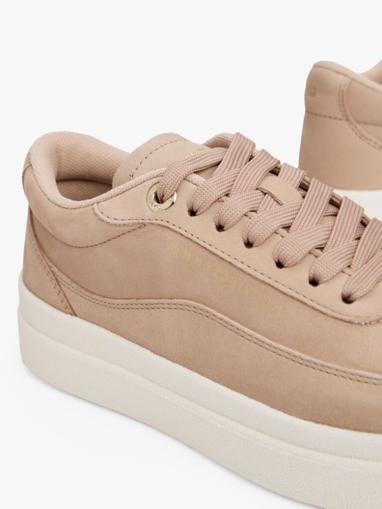 Bej Pantofi Sport De Teren Din Piele Cu Logo Metalic  Femei