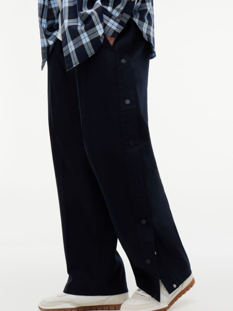 Blue Tommy Hilfiger x FRGMT Pantaloni Chinos Cu Croiala Lejera Si Nasture  Barbati