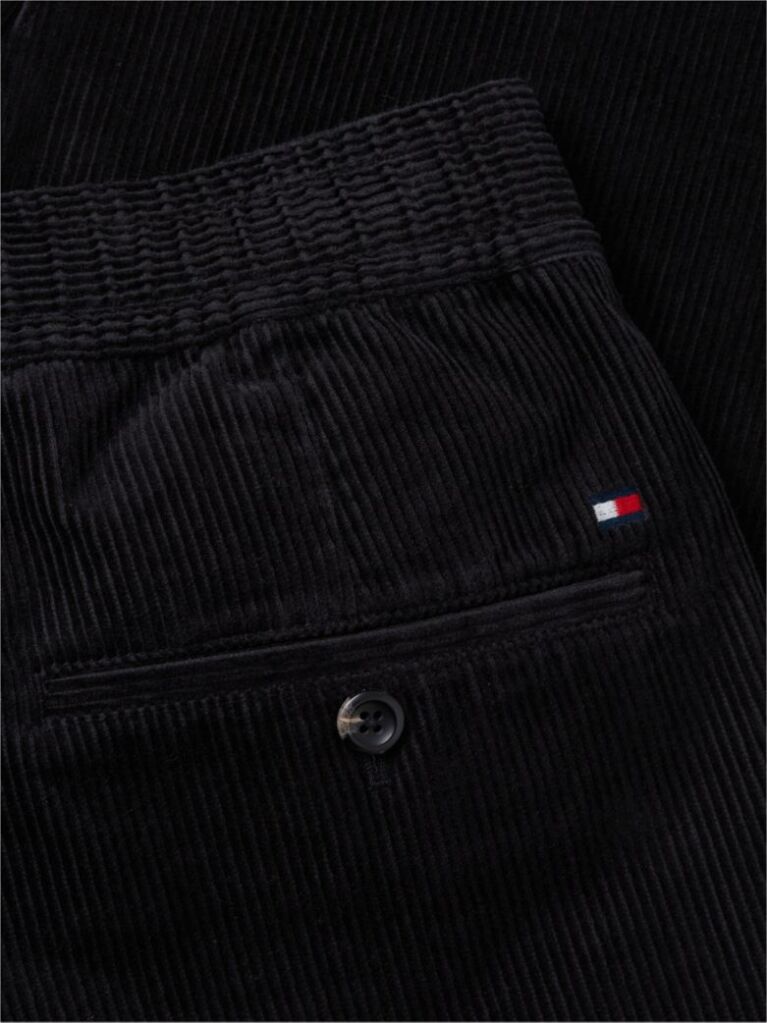 Negru Pantaloni Chinos Dover Din Catifea Cu Croiala Regular Dreapta  Barbati